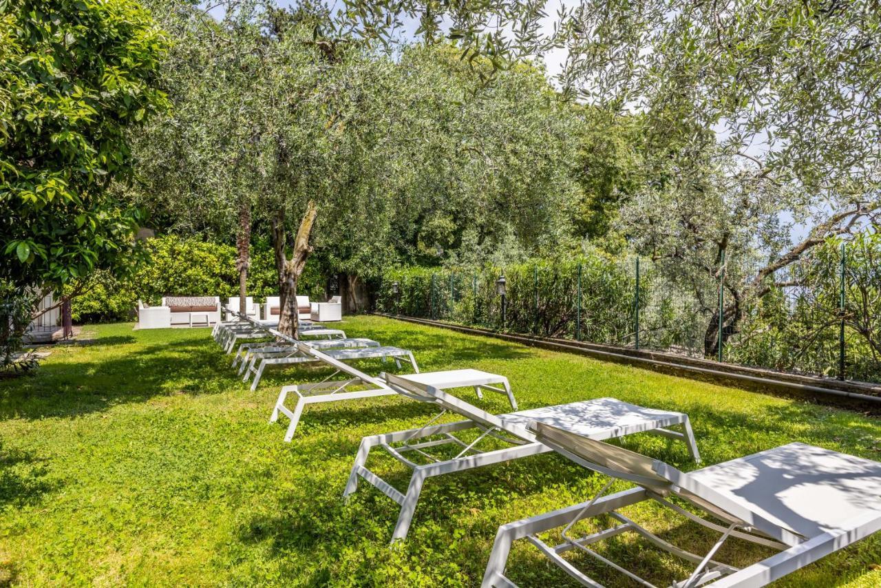 Hotel Meandro - Lake View Gargnano Exterior foto