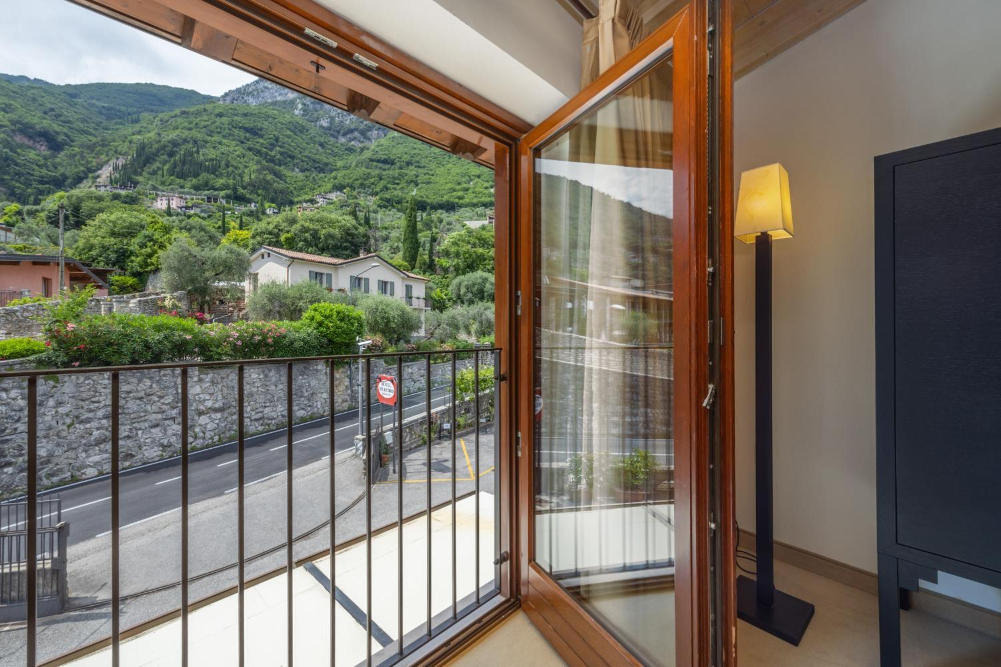 Hotel Meandro - Lake View Gargnano Quarto foto